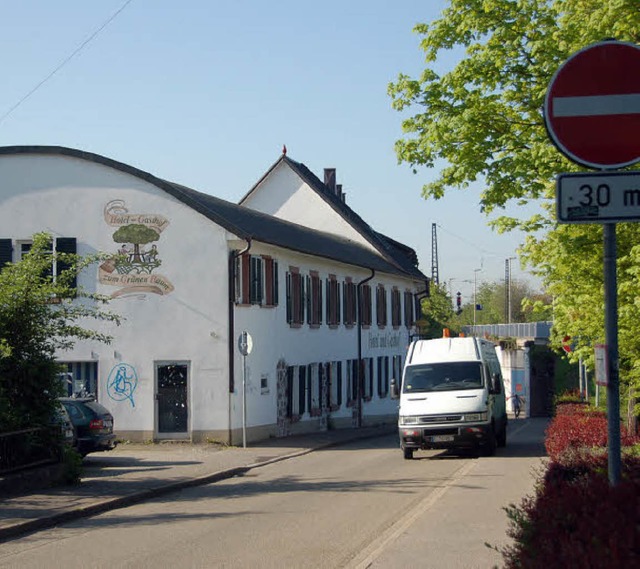 Die Bahnhofstrae (links oben und rech...#8222;Grnen Baum&#8220; Wege ffnen.   | Foto: Frank Kiefer