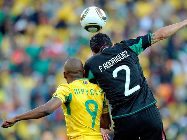 1:1 ging das Auftaktspiel der WM 2010 Sdafrika gegen Mexiko aus.  | Foto: dpa