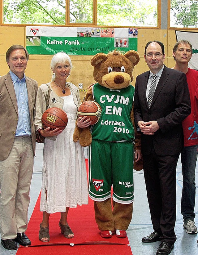 Gruppenbild mit Br bei der Erffnung:... Walter Holderried, Siegfreid Burkart   | Foto: Trenz