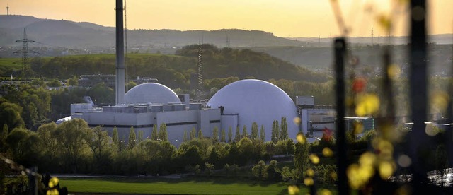 Luft im Spar- aber nicht im Stromspar...ung aufzuschieben: AKW Neckarwestheim   | Foto: ddp