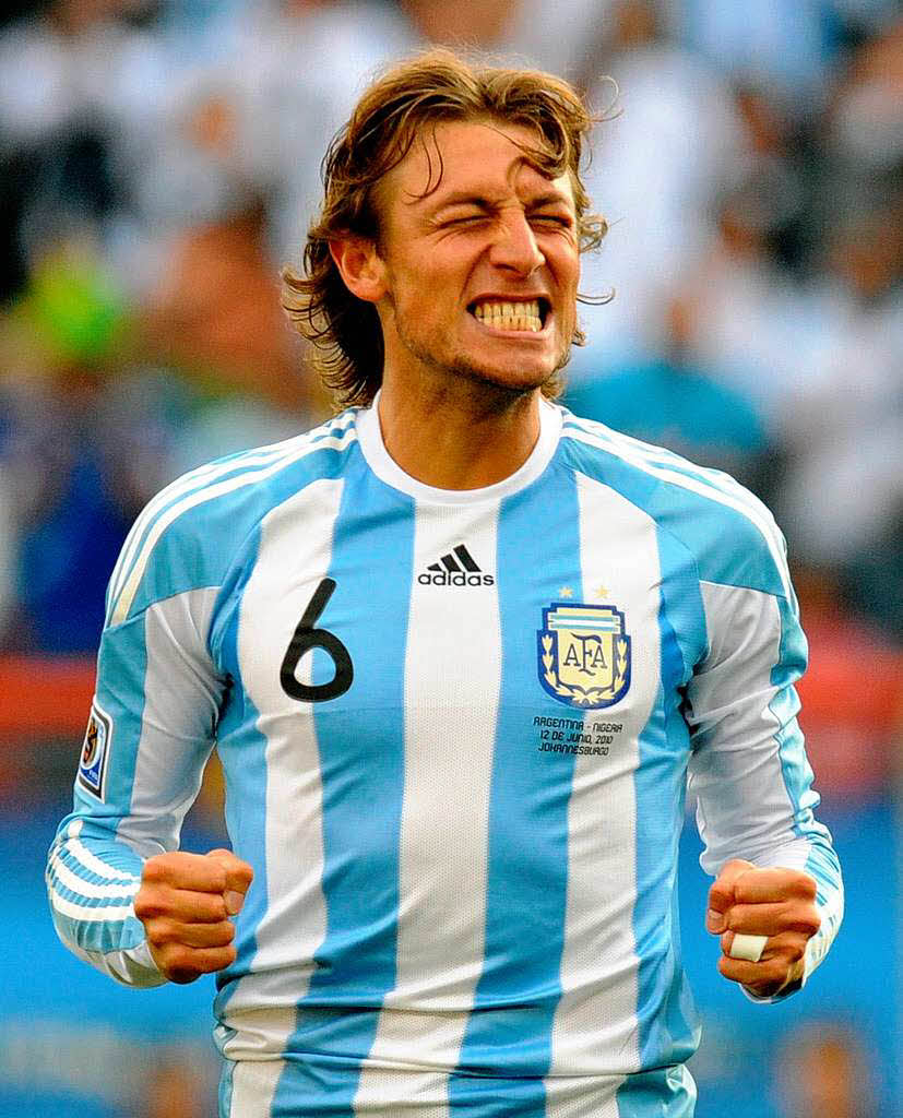 Argentinien gegen Nigeria: Nicht Messi oder Milito oder Higuain oder Rodriguez – Gabriel Heinze gelang der Treffer des Tages.