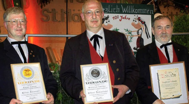 Wahre Sttzen: Klaus Simon, Wilfried L...urden beim Festbankett ausgezeichnet.   | Foto: Andrea Schwr