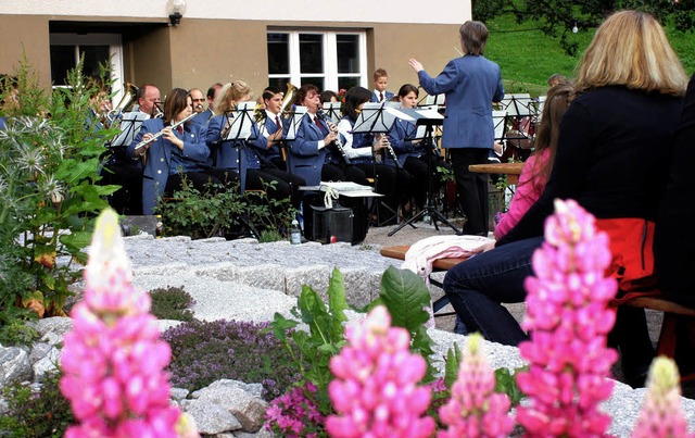 In romantischer Umgebung erklang das Konzert des Musikvereins Neuenweg.   | Foto: Heiner Fabry