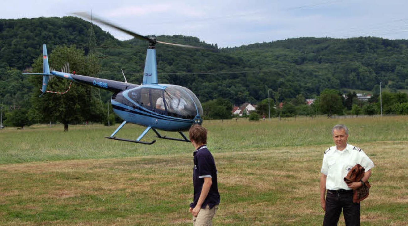 Sorgt für Überblick aus der Luft: der Rundflug-Hubschrauber  | Foto: Vollmar