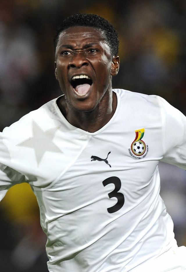 Asamoah Gyan bejubelt sein Elfmetertor.  | Foto: afp