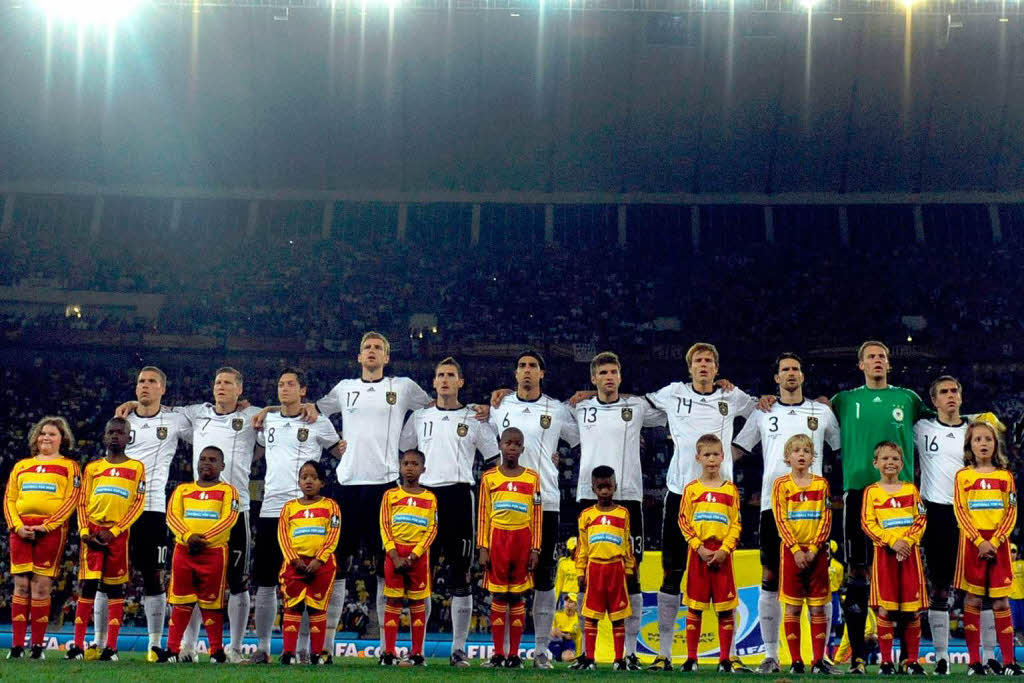 Das Team der Stunde: die DFB-Elf bei der Nationalhymne.