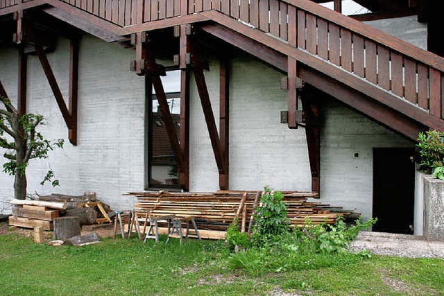 Holzbildhauer Simon Stiegeler mchte e...es Gastes fr seine Arbeiten anmieten.  | Foto: Christiane Seifried