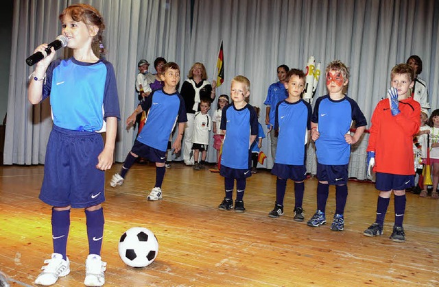 Im WM-Fieber &#8211; die Kinder des Kindergartens St. Brigitta  | Foto: Frank Leonhardt