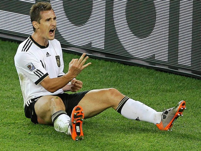 : Miroslav Klose feiert den Treffer zum 2:0 gegen Australien.  | Foto: dpa