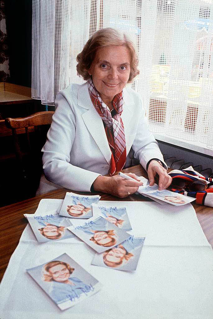 1979: Heidi Kabel schreibt Autogrammkarten