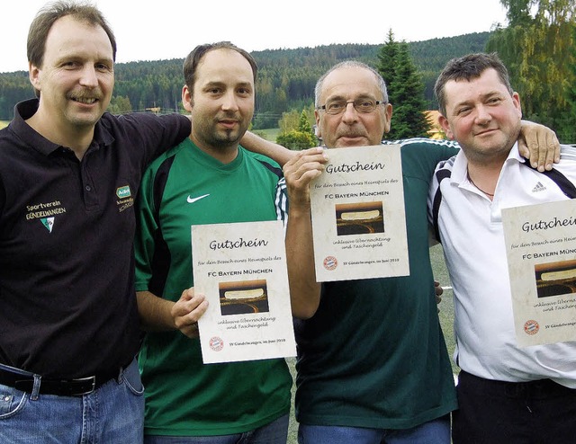 Vorsitzender Holger Gfrrer verabschie...gel und Lothar Kalinasch (von links).   | Foto: Mann