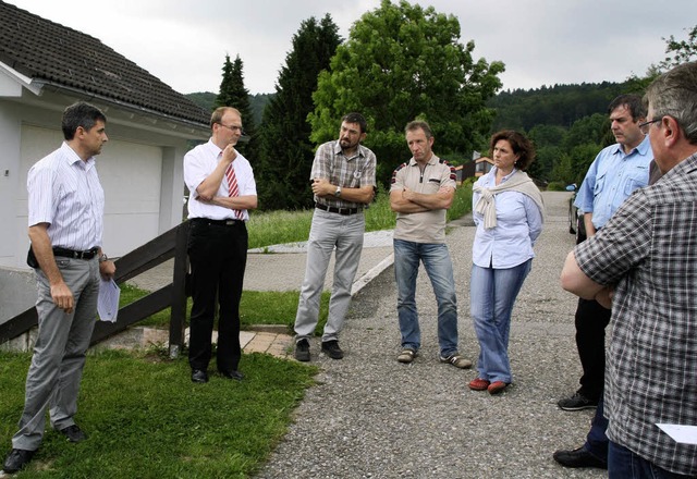 Auch in Rickenbach gibt es immer mehr ...en sich vor der Beratung  vor Ort um.   | Foto: Katja Mielcarek