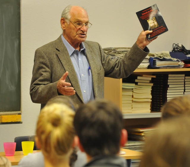 Arkadi Scheinker   erinnert an seine ermordete Familie.  | Foto: bambegrer