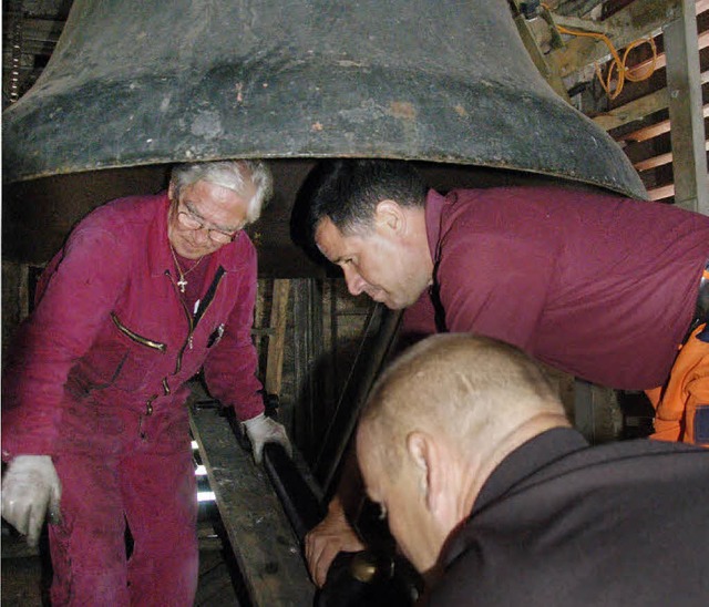 85 Kilo wiegt der defekte Stahlklppel der Luther-Glocke.   | Foto: Bhm-Jacob