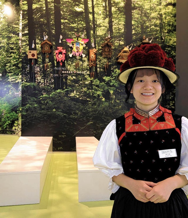 Deutschlandbild fr China: Hostess mit...adt Freiburg auf der Expo in Shanghai   | Foto: fwtm