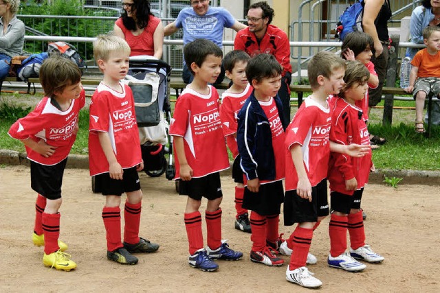 Hochspannung vor dem Spiel: Gleich geht&#8217;s aufs Spielfeld.  | Foto: Stefanie Sigmund