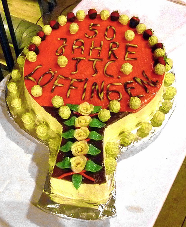 Eine passende Torte gab es zum 50. Geburtstag des TTC.   | Foto: Privat