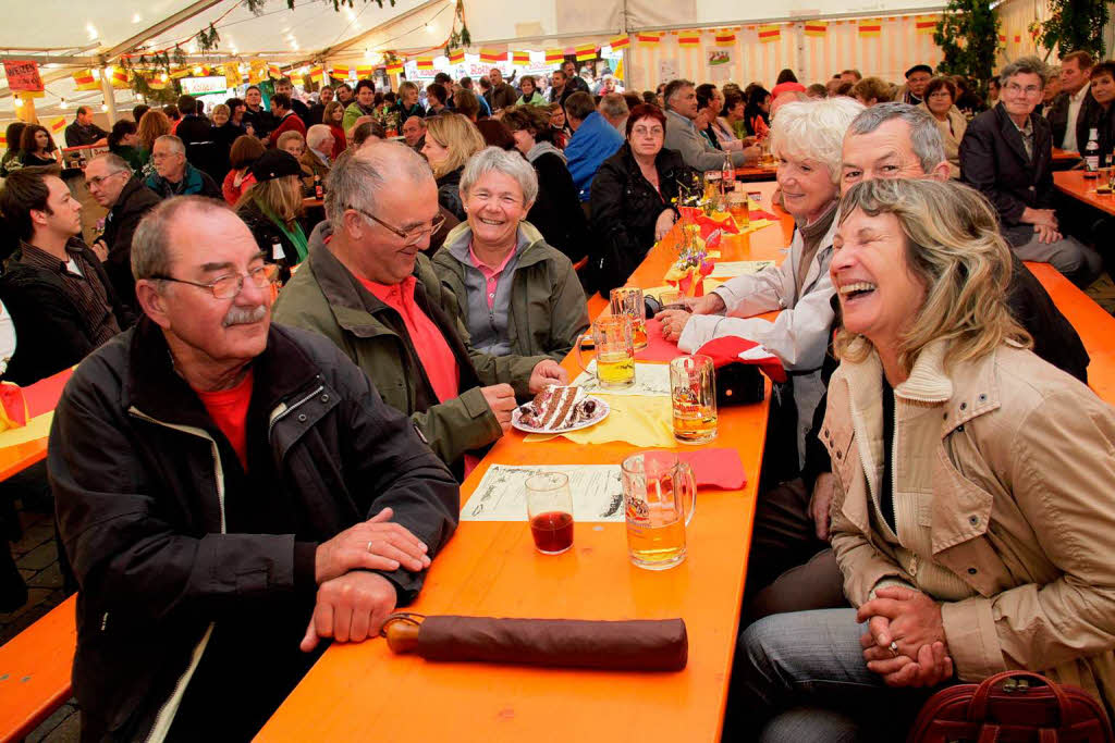 Beste Stimmung herrschte bei den Freunden aus der Partnergemeinde Combrit, die aus der Bretagne zum Dorffest anreisten Beste Stimmung herrschte bei den Freunden aus der Partnergemeinde Combrit, die aus der Bretagne zum Dorffest anreisten