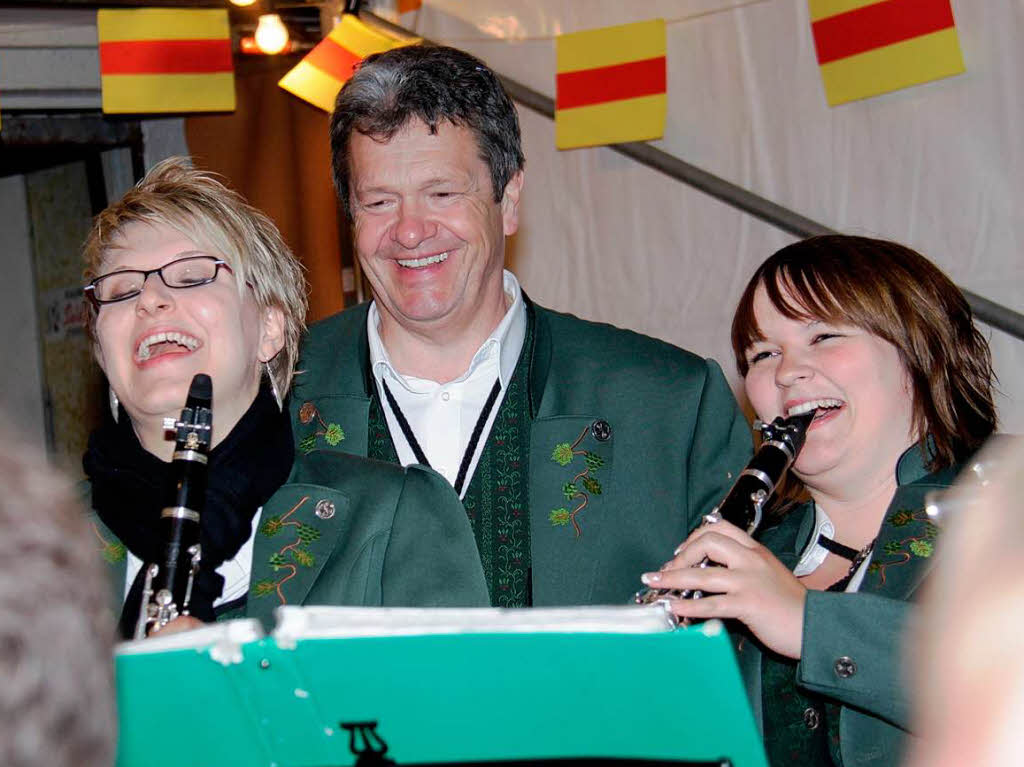 Nicht nur bei den Dorffestbesuchern, auic bei den Musikern herrschte beste Stimmung Nicht nur bei den Dorffestbesuchern, auic bei den Musikern herrschte beste Stimmung