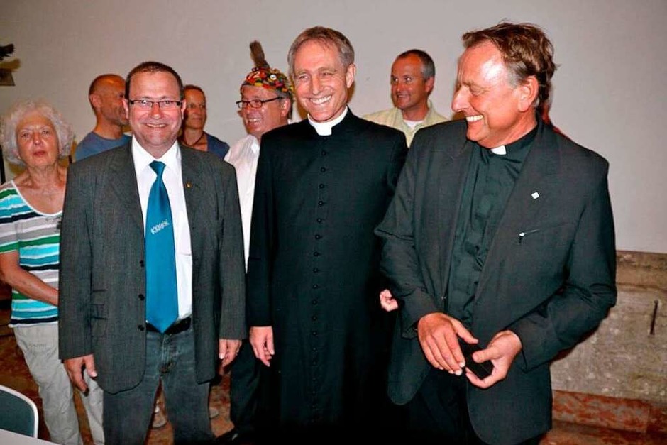 Oberzunftvogt Markus Weber, Georg Gänswein und Claudius Stoffel. (Foto: Joachim Röderer) Oberzunftvogt Markus Weber, Georg Gänswein und Claudius Stoffel. (Foto: Joachim Röderer)