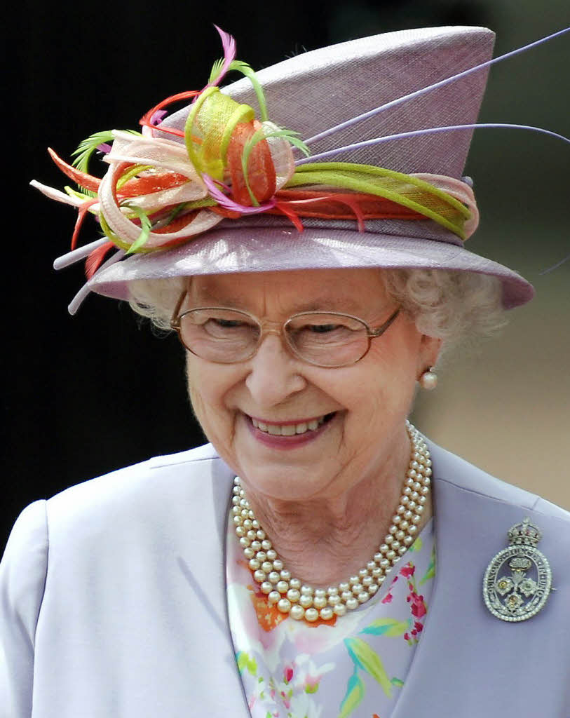 Queen Latest News Pictures And Events Express Co Uk