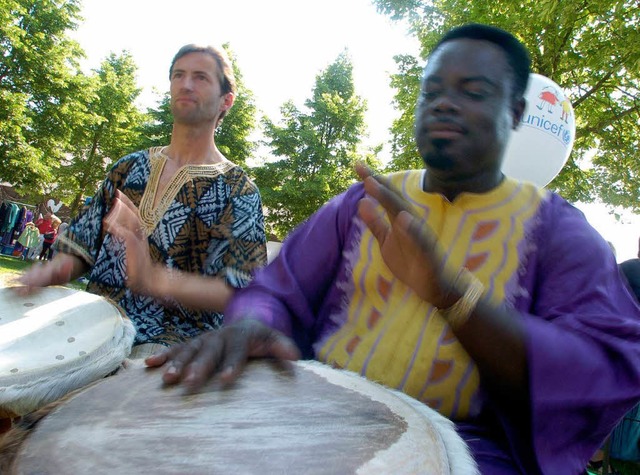 Trommeln wir in Afrika: Auf dem Munden...nn man afrikanische Instrumente hren.  | Foto: Michael Bamberger