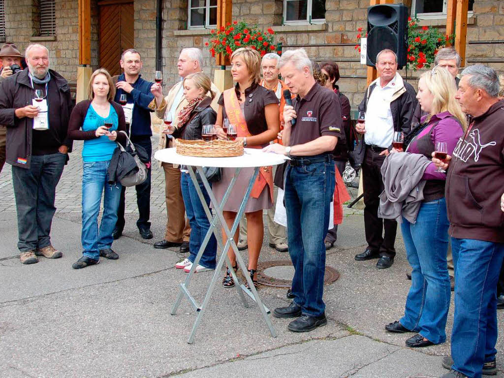 Roland Leininger heißt die zahlreichen Gäste willkommen. Roland Leininger heißt die zahlreichen Gäste willkommen.