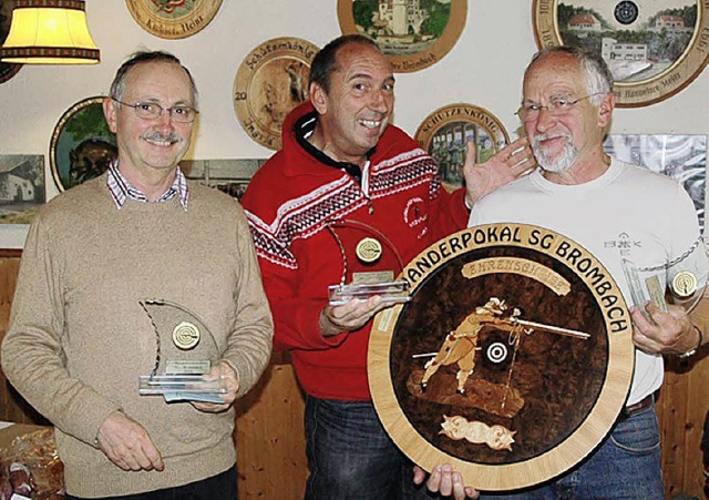 Die Sieger vom SWE-Skiteam (von links)...iner, Ralf Keller und Eduard Reinauer.  | Foto: Paul Schleer