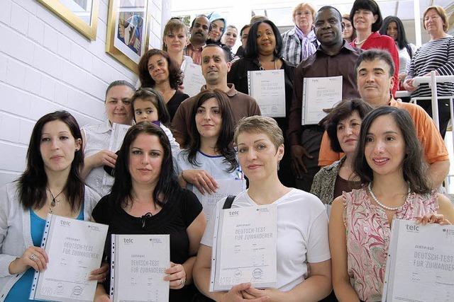 42 Zuwanderer bekommen ihre Deutsch-Zertifikate