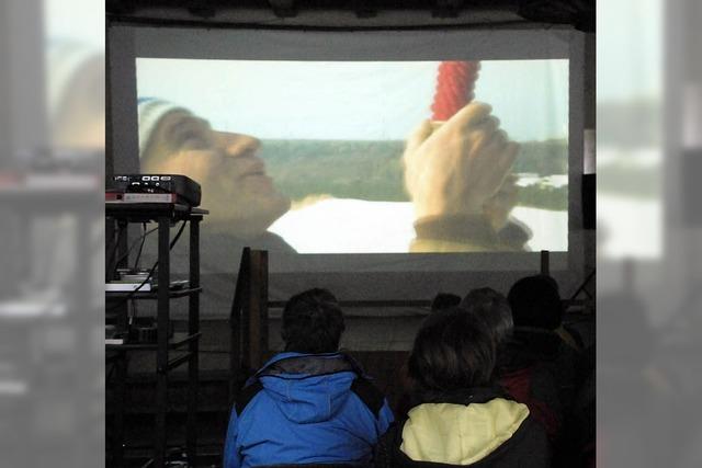 Open-Air-Kino: Glühwein wärmt im Kino