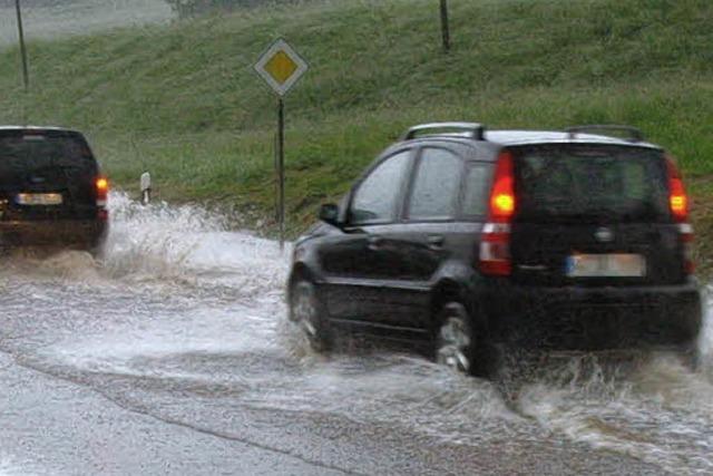 Starker Regen: Wehr rckt aus