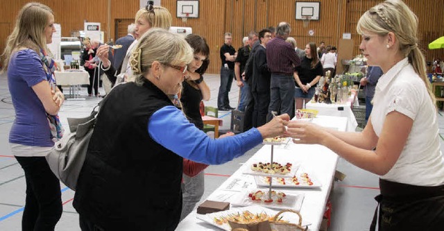 Sdbaden schlemmt: Die senberghalle w...Evenz&#8220; des Gymnasiums Kenzingen.  | Foto: Ilona Hge