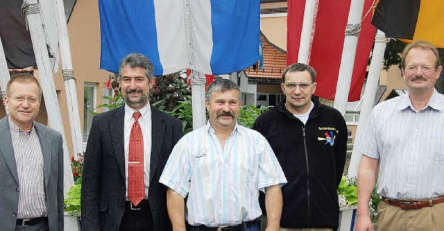 Die Stadt und die Servicegemeinschaft ...ey und Peter Hofmeister (von links).    | Foto: hrvoje miloslavic