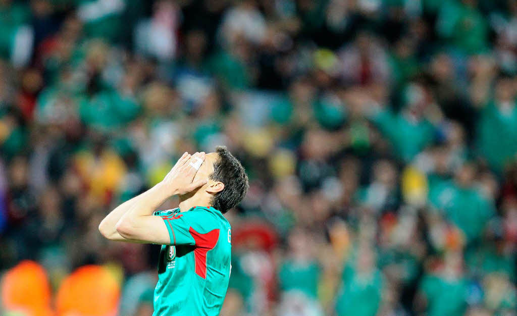Uruguay besiegt Mexiko – aber beide Teams stehen im Achtelfinale.
