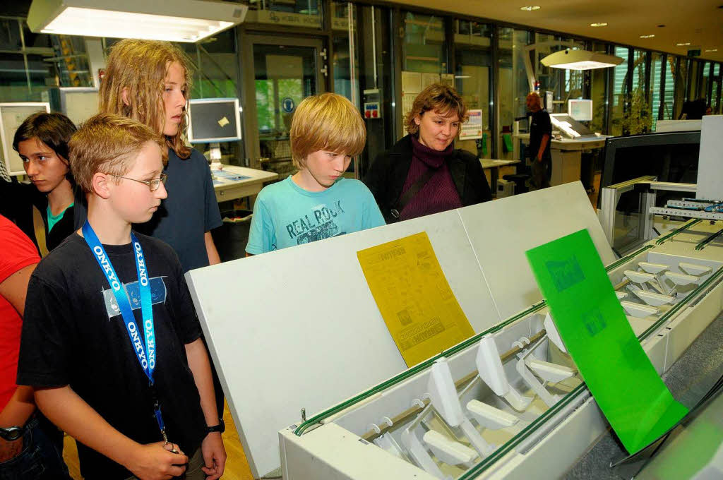 In der CTP-Maschine werden die Druckplatten vorbereitet.