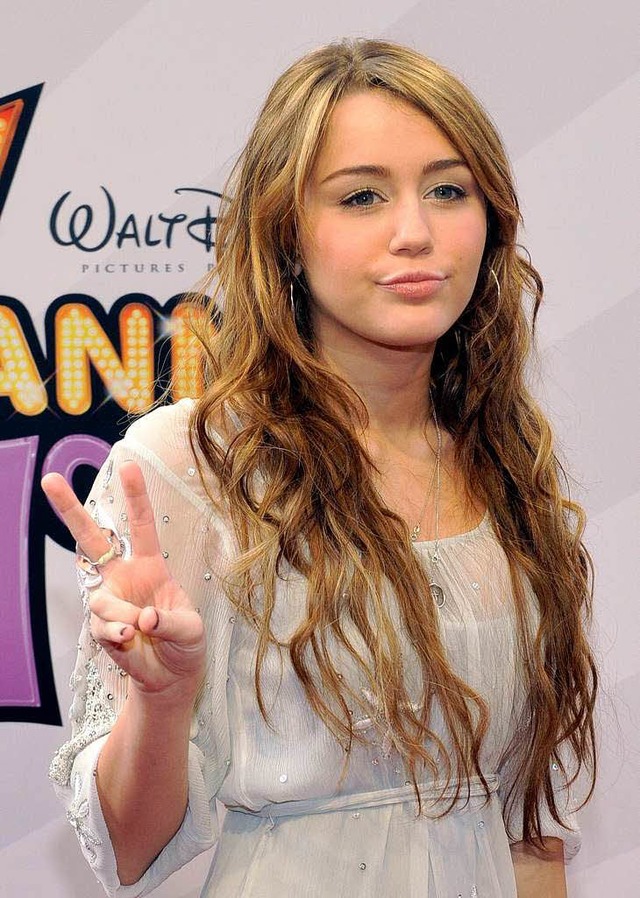 Eher brav und s: Miley Cyrus als Hannah Montana  | Foto: dpa