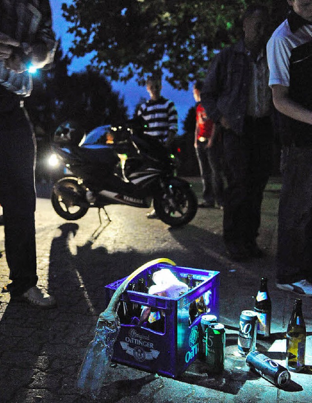 Alkoholkonsum ist hufig im Spiel, wen...en und die Polizei einschreiten muss.   | Foto: dpa