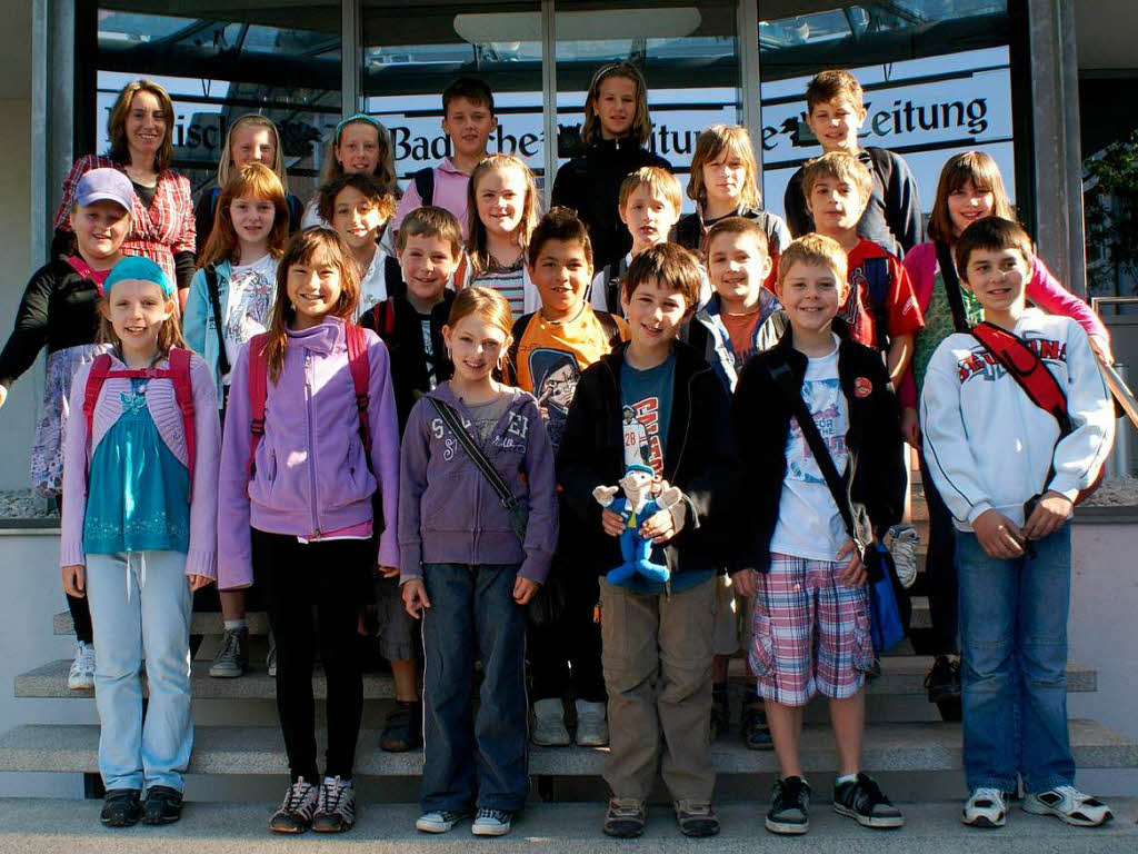 Die Klasse 4a der Julius-Leber-Schule mit ihrer Lehrerin Frau Bastian Die Klasse 4a der Julius-Leber-Schule mit ihrer Lehrerin Frau Bastian