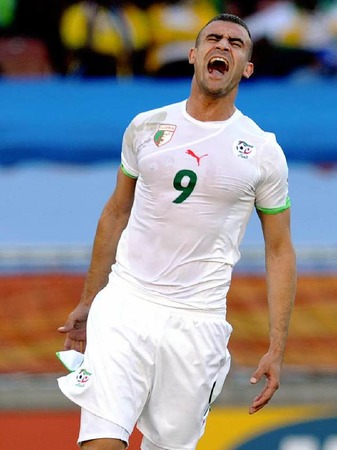 Da wei man, was Mann drunter zu bieten hat: der Algerier Abdelkader Ghezzal.