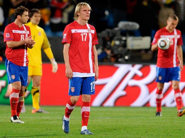 Weies Kreuz auf rotem Grund: Serbiens  Milos Krasic.
