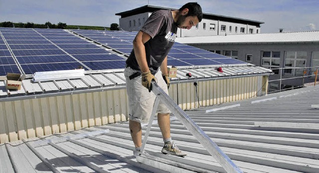 Der Ertrag aus der Solarstromgewinnung...h die Asbestsanierung mitfinanzieren.   | Foto: Markus Zimmermann-Drkop