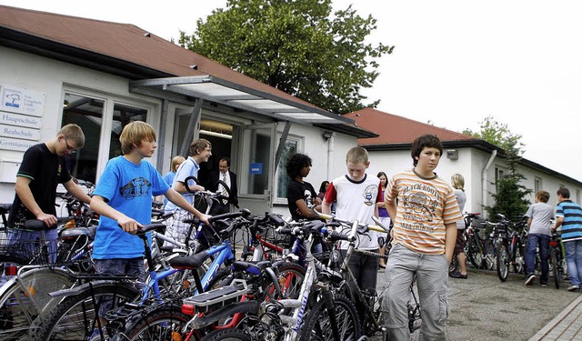 Viele Schler der Freien Evangelischen...per Fahrrad, andere aus Kehl per  Zug.  | Foto: Heidi Fssel