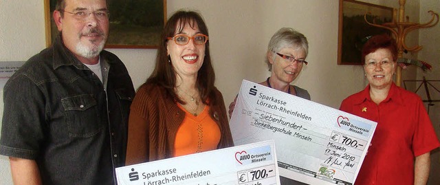 Spendenbergabe: Franz Sibold (von lin..., Margarete Hundorf und Ingrid Krafft.  | Foto: Ingrid Arndt