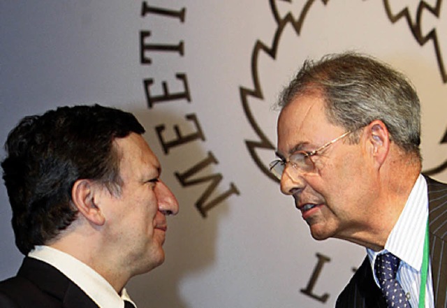 Stiftungschef Schrer (r.) und der Prsident der EU-Kommission, Jose  Barroso   | Foto: DPa