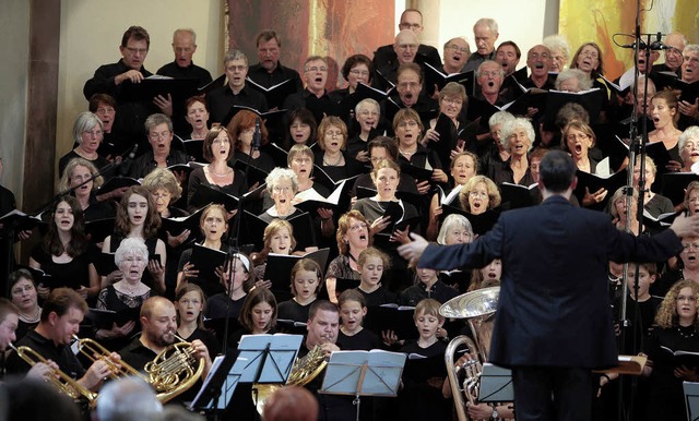 Das Rufen des Chores &#8211; drngend ... Psalmenmesse von Traugott Fnfgeld.    | Foto: Bertold Baumeister