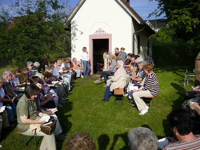 Die Frauengemeinschaft hatte den Gotte...st an der Johanneskapelle organisiert.  | Foto: Mutz