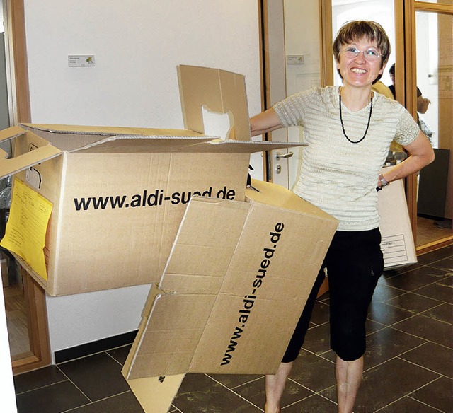 Zupacken hie es am Freitag auch fr Verwaltungsmitarbeiterin Priska Drr.  | Foto: Adelbert Mutz