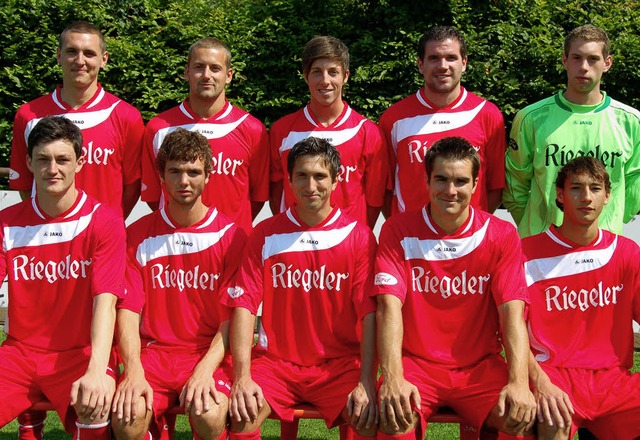 Neu beim Bahlinger SC sind (hinten von... II), Yannick Berger (BSC A-Junioren).  | Foto: Ehret