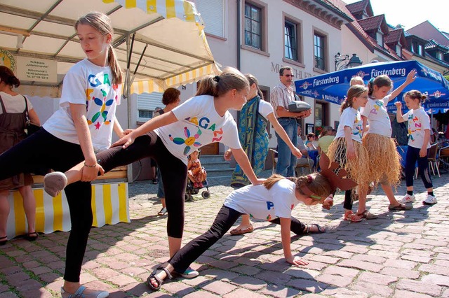 Zirkus Pagazzi macht Werbung fr &quot;Afrika&quot;.  | Foto: Sylvia Timm