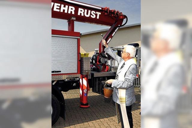 Neue Hubarbeitsbhne fr die Ruster Feuerwehr